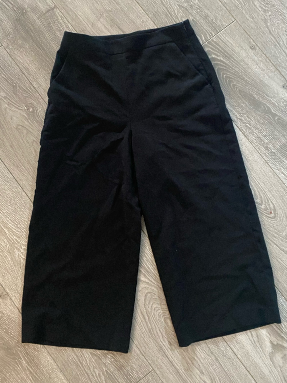 RW&Co Black Wide-Leg Crop Pants